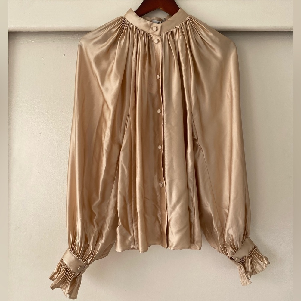 Stunning 100% silk Co high neck button down blouse